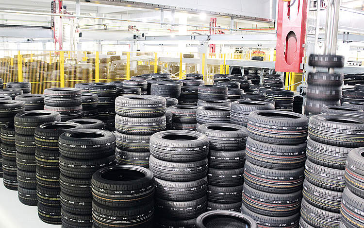 Die Produktionskapazität der 18 Pirelli-Werke in zwölf Ländern lag im Jahr 2022 bei 74 Millionen Pkw-Reifen. Foto: Pirelli