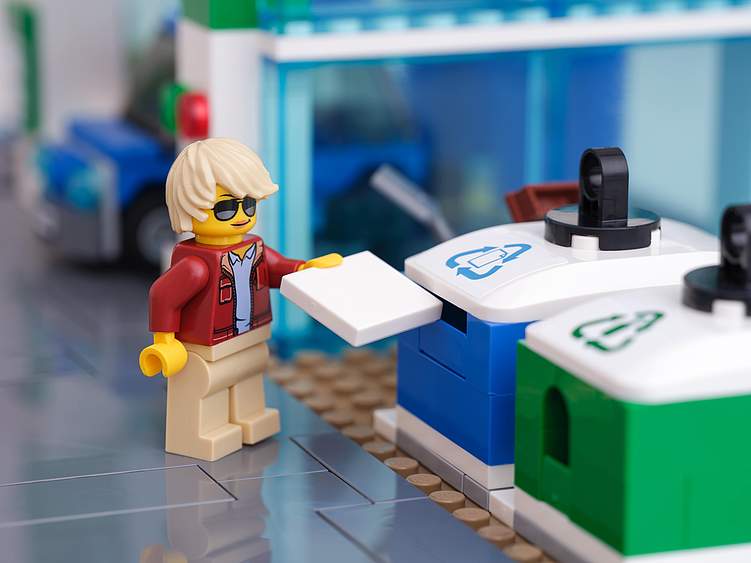 Ein Plan geht in die Tonne: Lego denkt um. Foto: Stepan Popov – stock.adobe.com