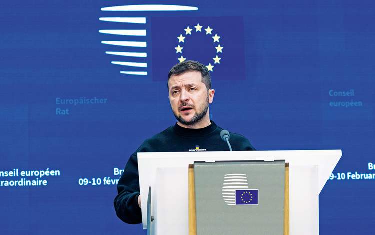 Gast mit Perspektive: Der ukrainische Präsident Wolodymyr Selenskyj während des EU-Gipfels. Sein Land strebt die Mitgliedschaft an. Foto: IMAGO IMAGES/ZUMA Wire
