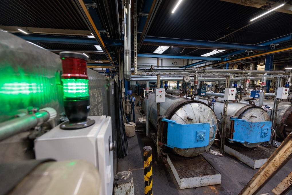 Blick in die Produktionshalle: Ressourcen- und Energieverbrauch werden bei Jäger kontinuierlich optimiert. Foto: KAUTSCHUK/Chris Gossmann